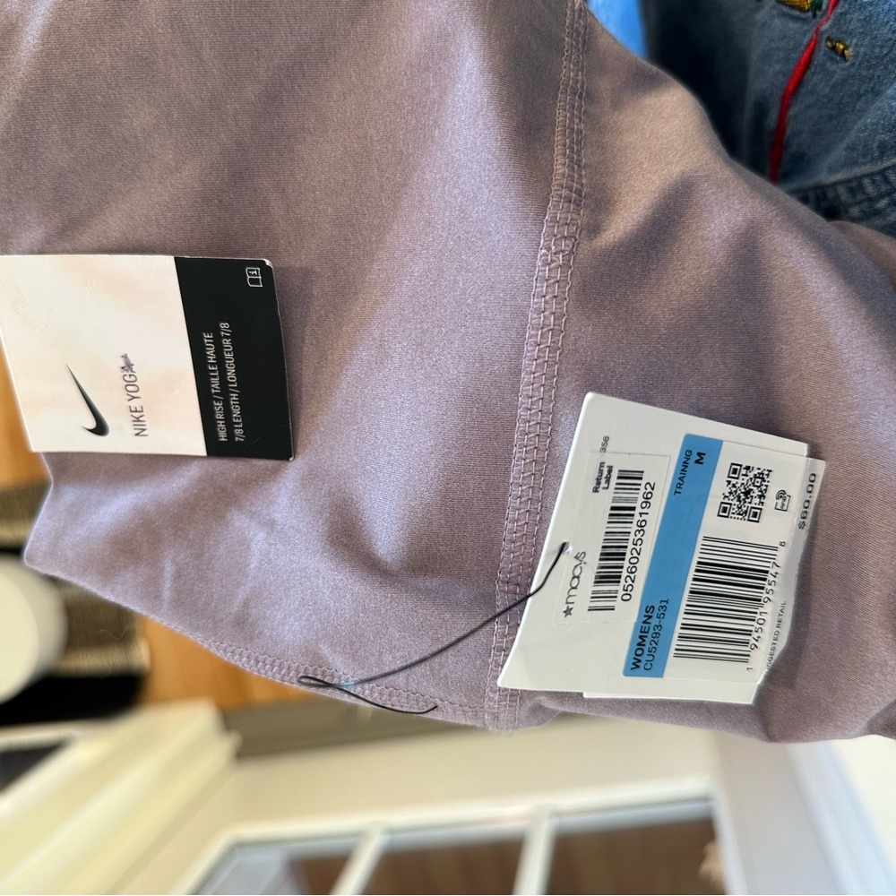 BRAND NEW WITH TAGS Nike Yoga Leggings - Picture 3 of 3